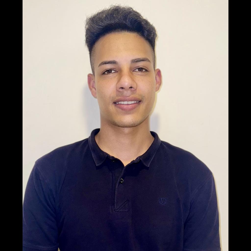 Profesional en informática educativa y facilitador tecnológico, emprendedor en soluciones técnicas: mecánica de motocicletas, electricidad, soporte informático, seguridad electrónica y asistencia móvil. Innovando y sirviendo desde la tecnología y el trabajo práctico.